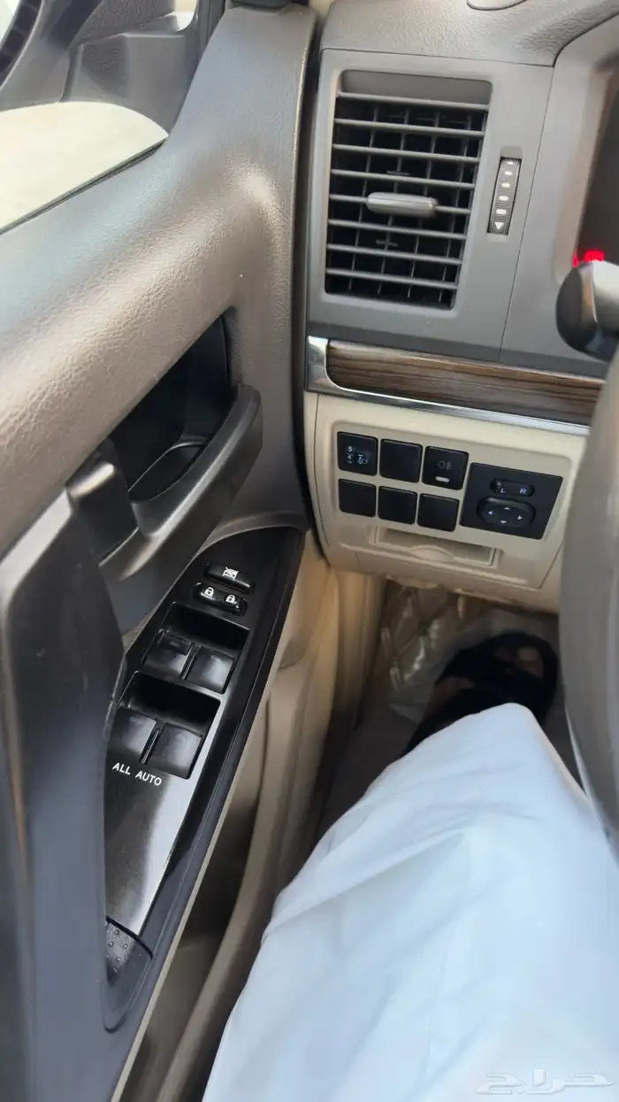 لاندكروزر 2021 GXR نظيف 6 سلندر سعودي 20