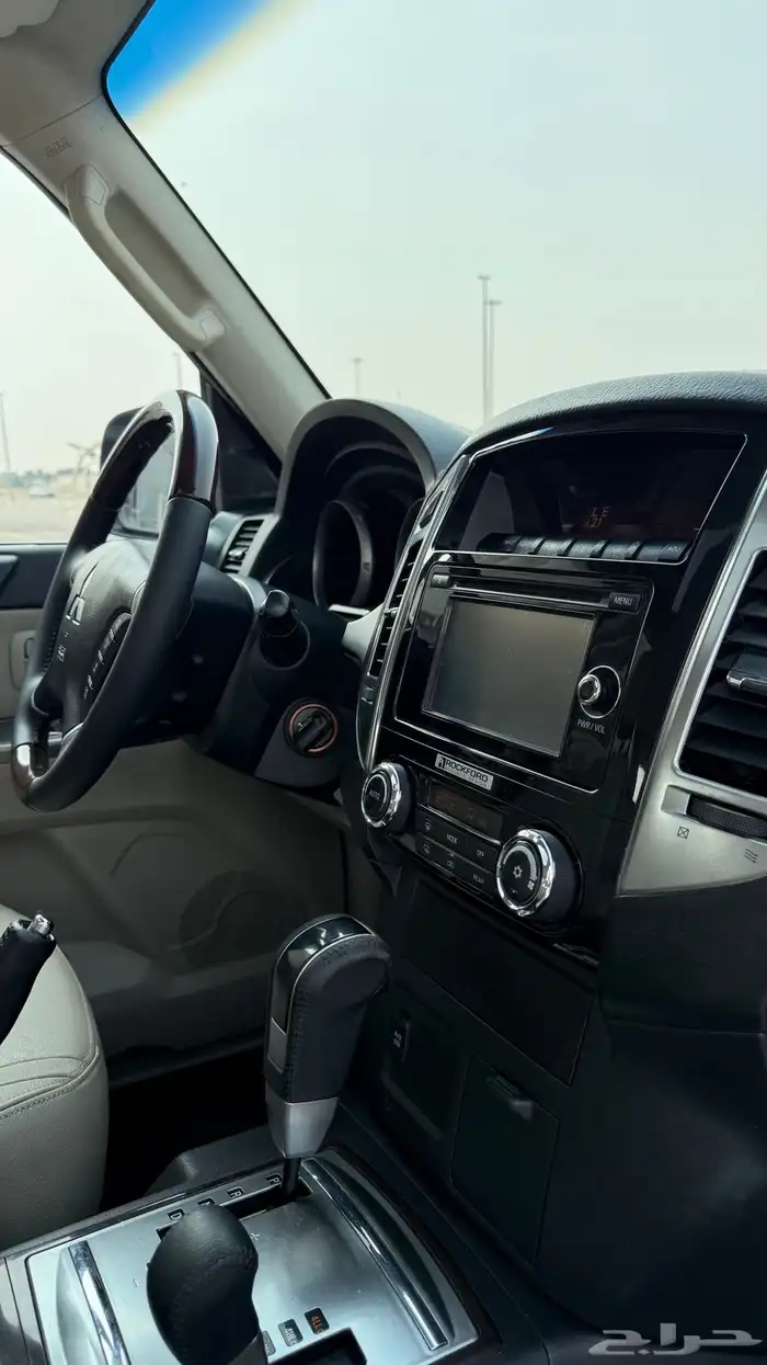 للبيع باجيرو 2017 فل كامل - مكينه 3800 30