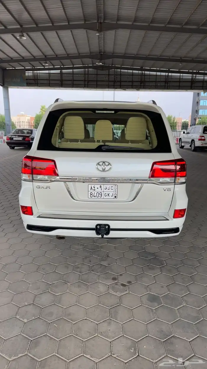 لاندكروزر 2016 بريمي فل كامل ب 172.000 4