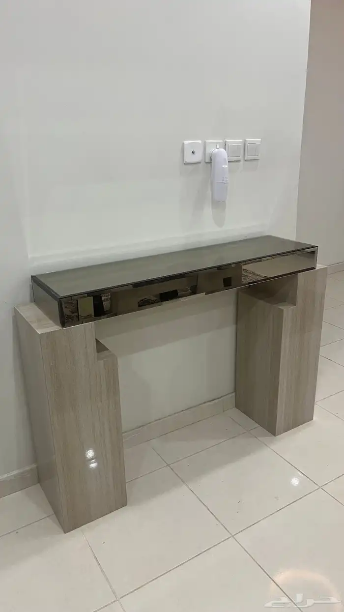 طاولة للبيع 1