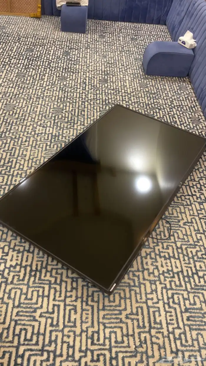 فرشة نظيفه 6 في 4 ويوجد تلفزيون توشيبا 65 بوصة عادي 2