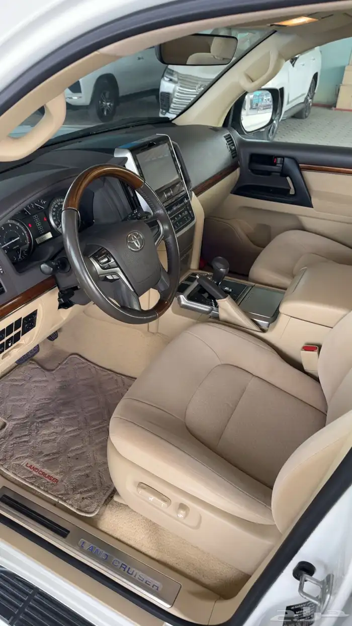 لاندكروزر 2016 بريمي فل كامل ب 172.000 5