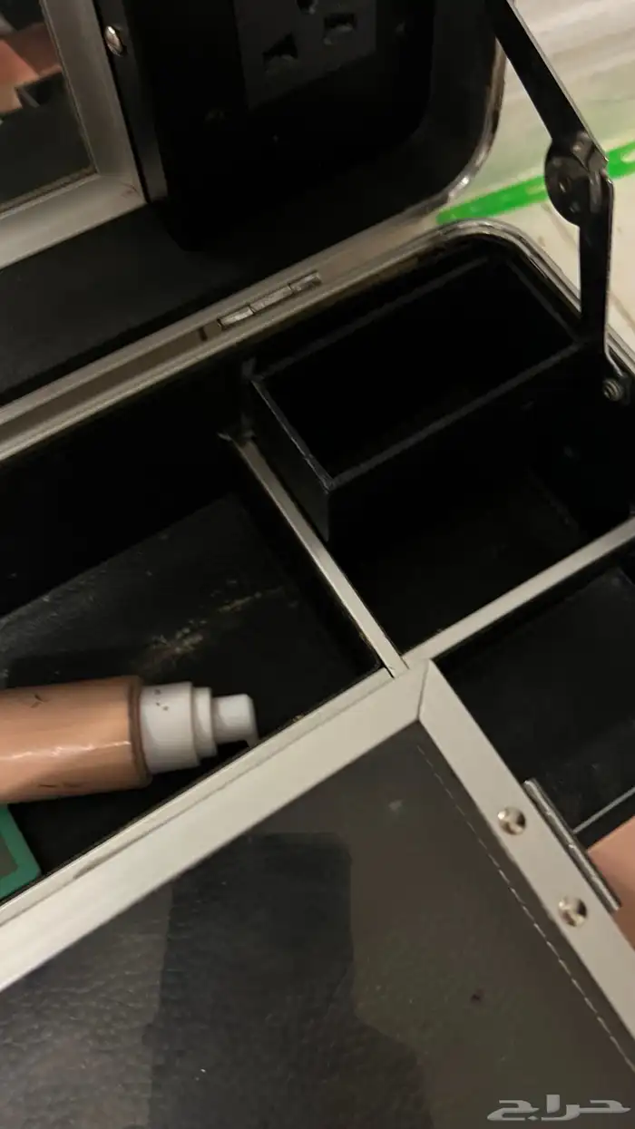 شنطه للمكيب ارتست وتنفع تسويحه متنقله 23