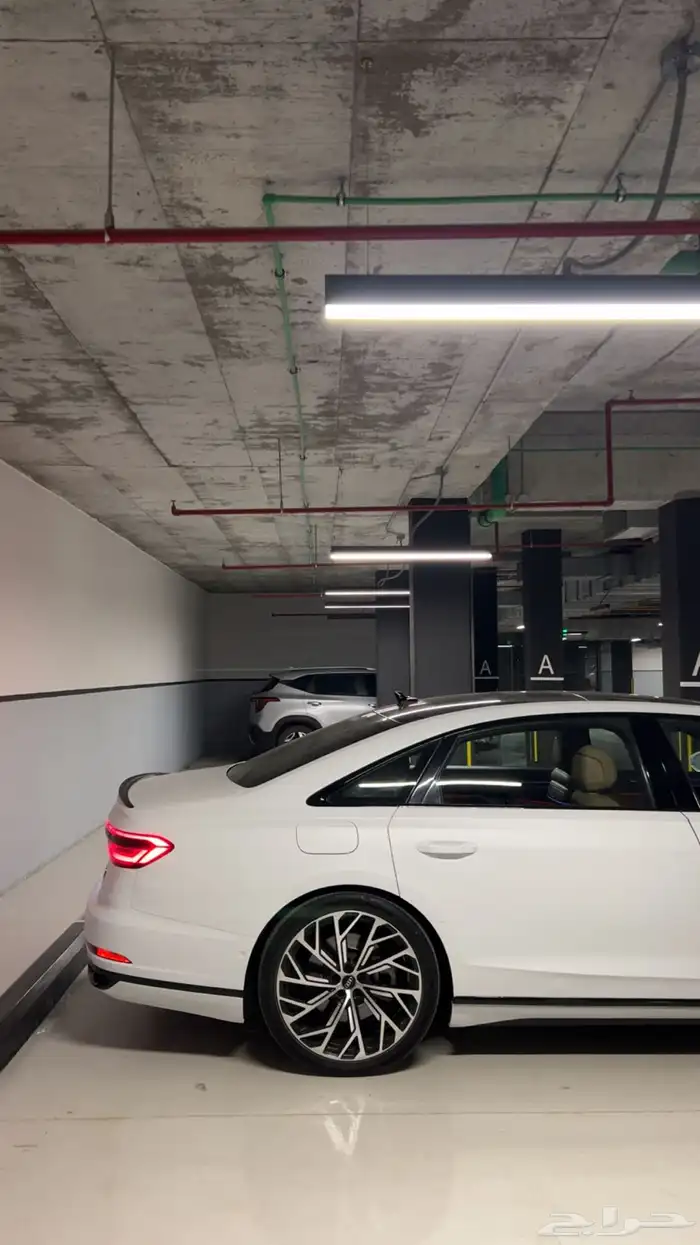 للبيع أودي أي8 A8L موديل 2019 5