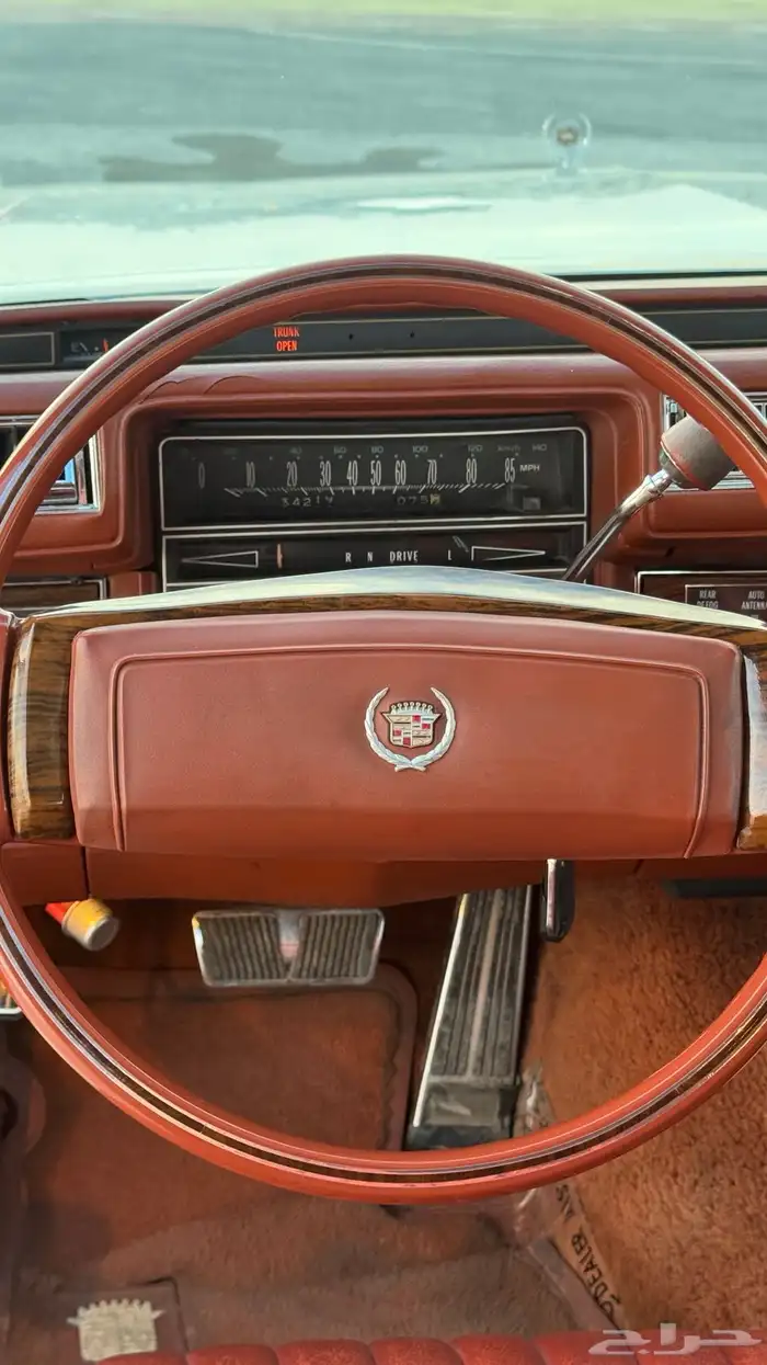 كاديلاك سيفيل 1977 عداد قليل 16