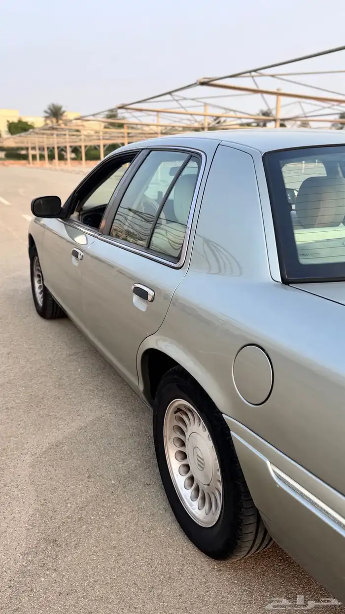 فورد ماركيز موديل 2002 3