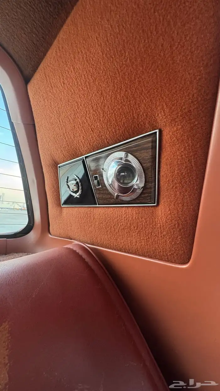 كاديلاك سيفيل 1977 عداد قليل 17