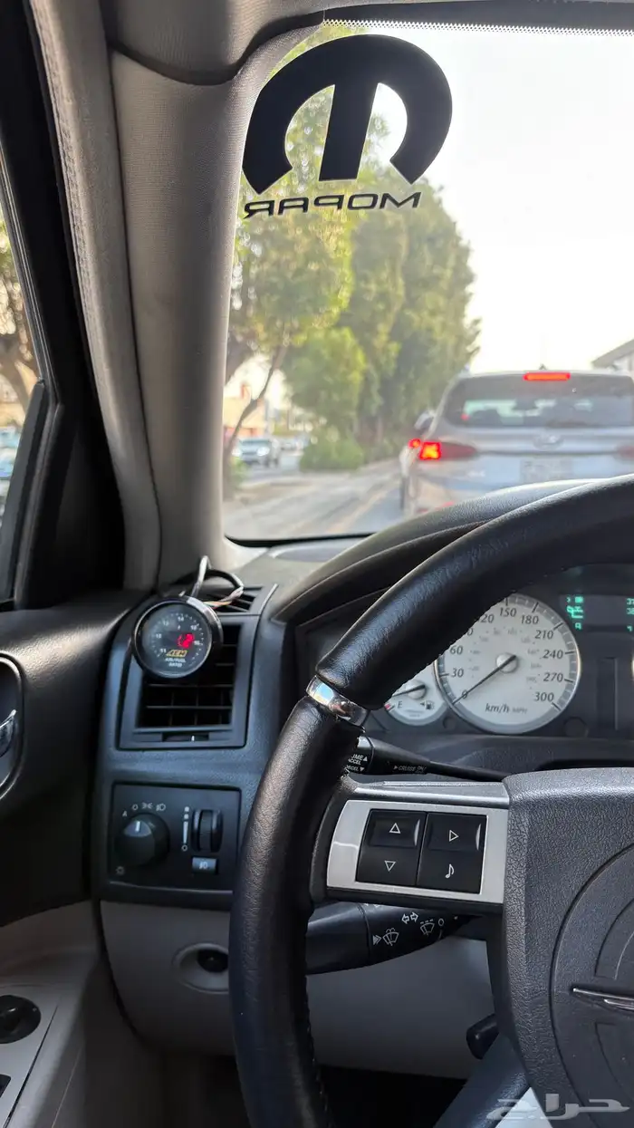 كرايسلر srt8 6.1L معدل للبيع او البدل بكوبيه 12