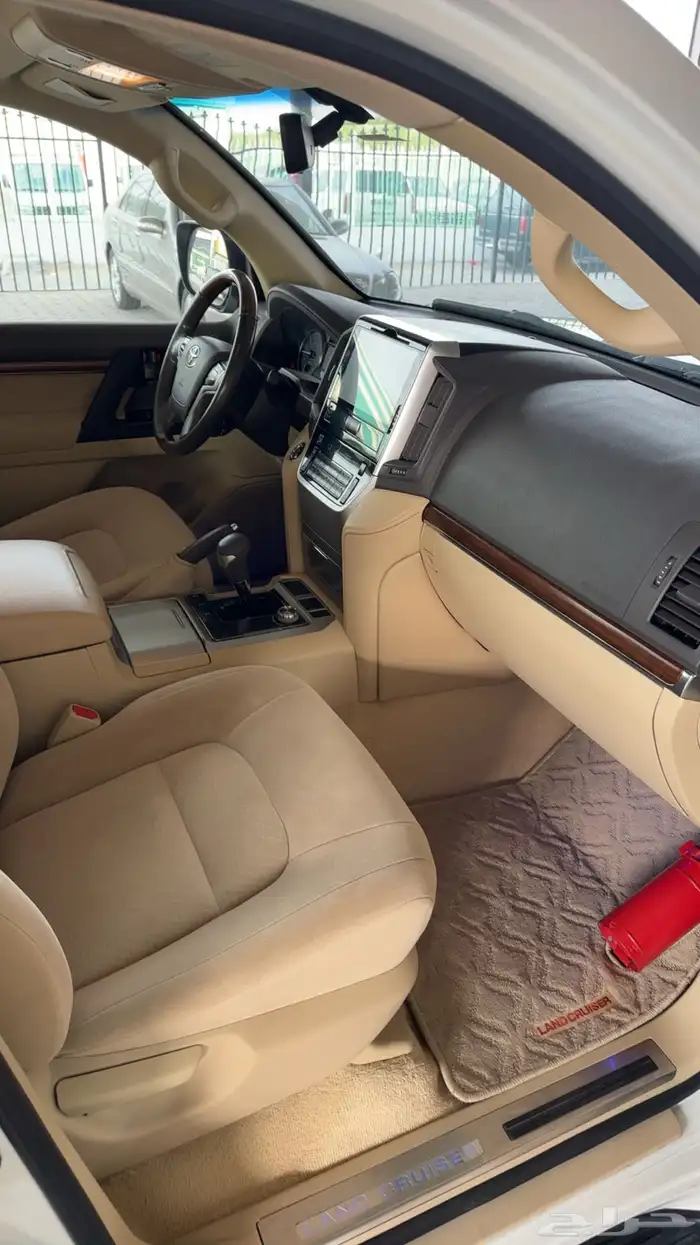 لاندكروزر 2016 بريمي فل كامل ب 172.000 9
