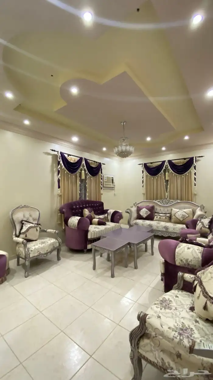 كنب وطاولات وستاير للبيع 1