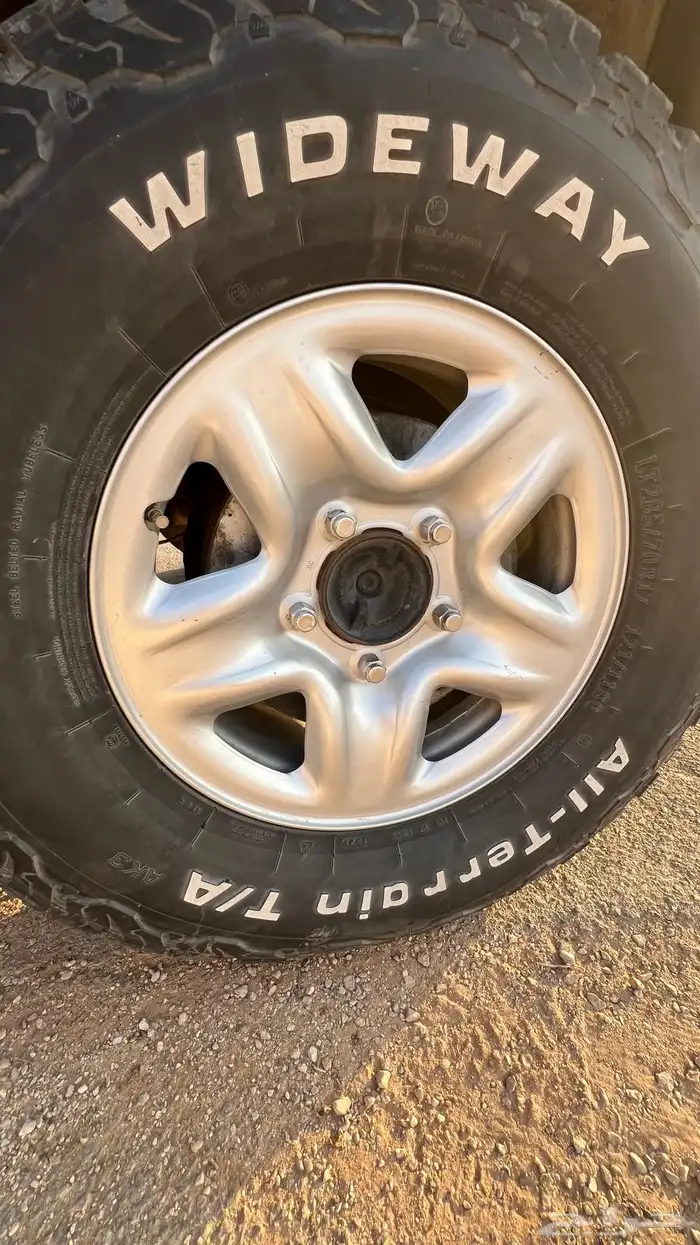 كفرات ويد واي صينيه حجريات مقاس 17 تاريخهن 21 0