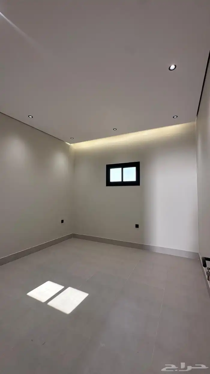 فيلا روف علوي للبيع حي الصفا 5