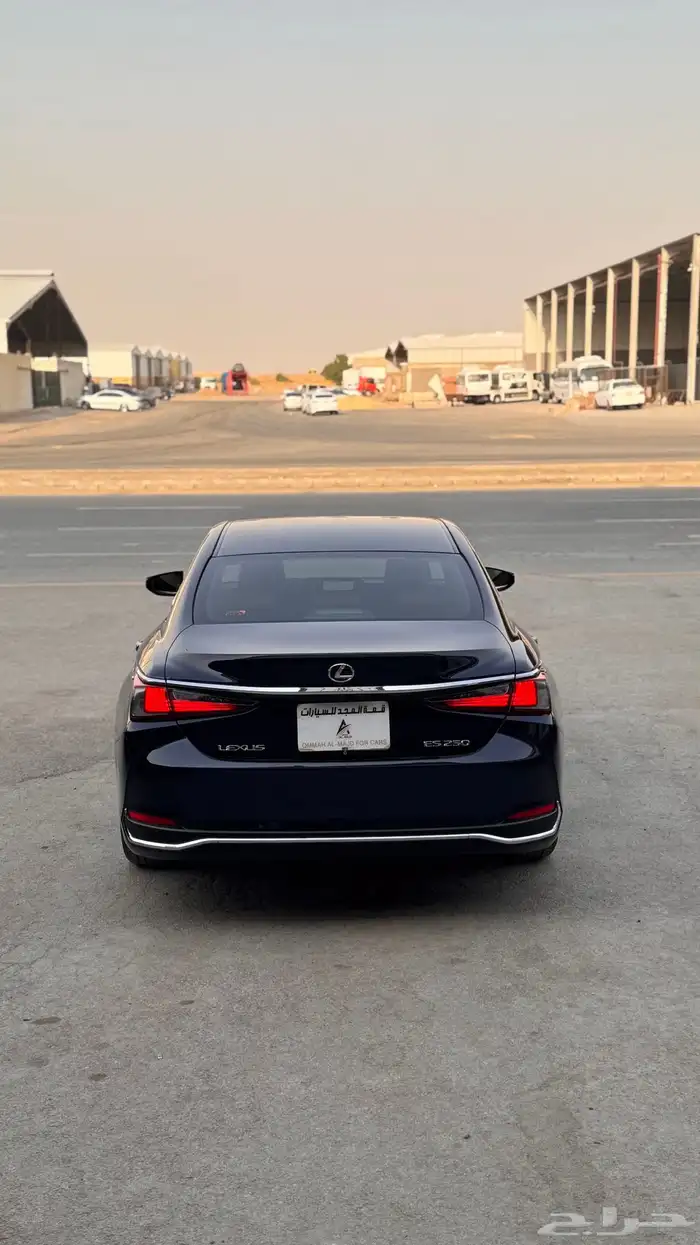 للبيع لكزس 2023 -4 سلندر -ES250 - ممشى قليل جدا 5