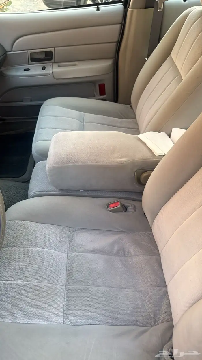 فورد كروان فكتوريا ممشى قليل 5