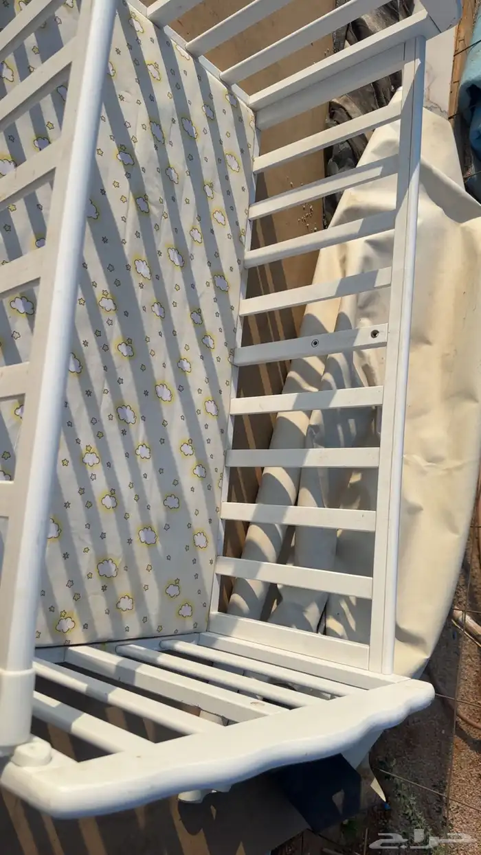 سرير اطفال ارضي 2