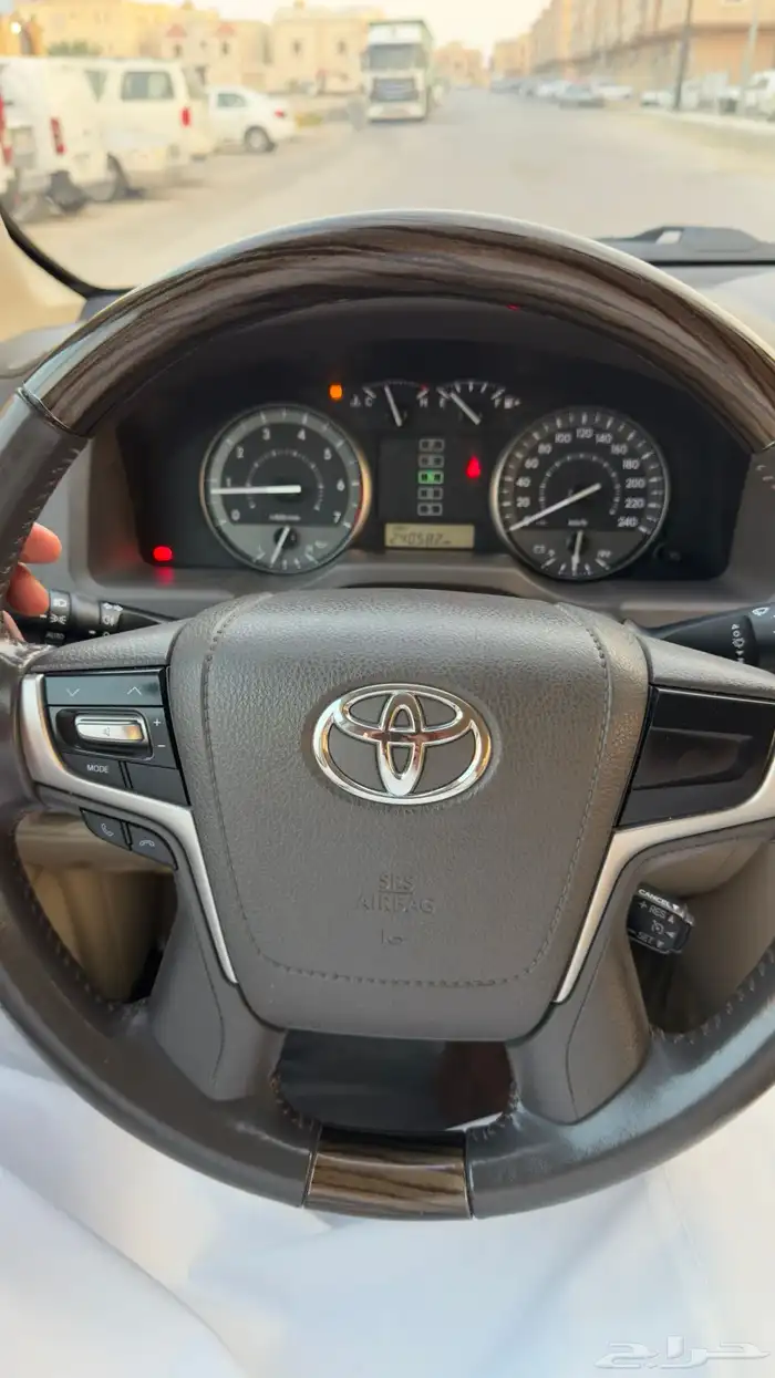 لاندكروزر 2021 GXR نظيف 6 سلندر سعودي 17