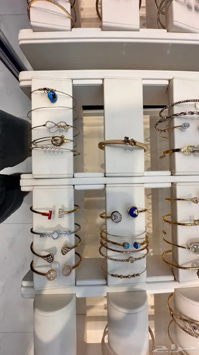 تصفية خاصة على الأساور عيار 18   جديدة بالكامل 3