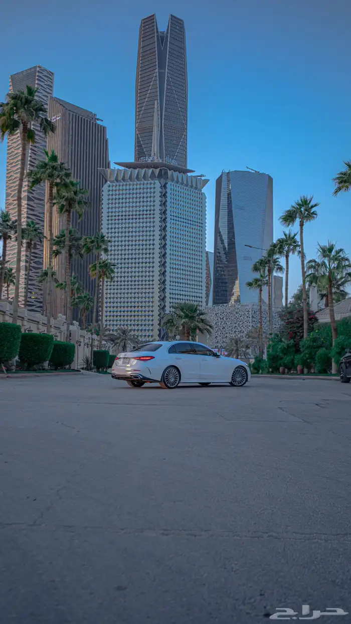 مرسيدس C300 موديل 2023 1