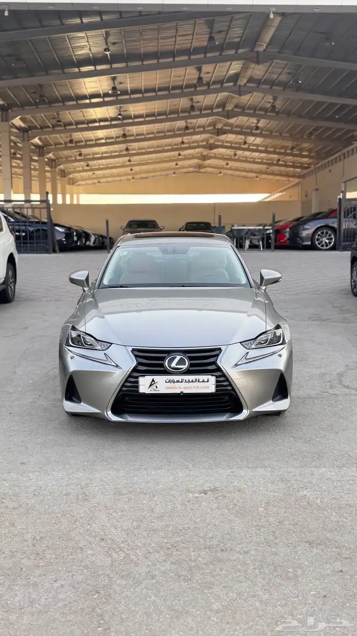 للبيع لكزس 2017 IS350 - فل كامل - بحالة الوكاله 0