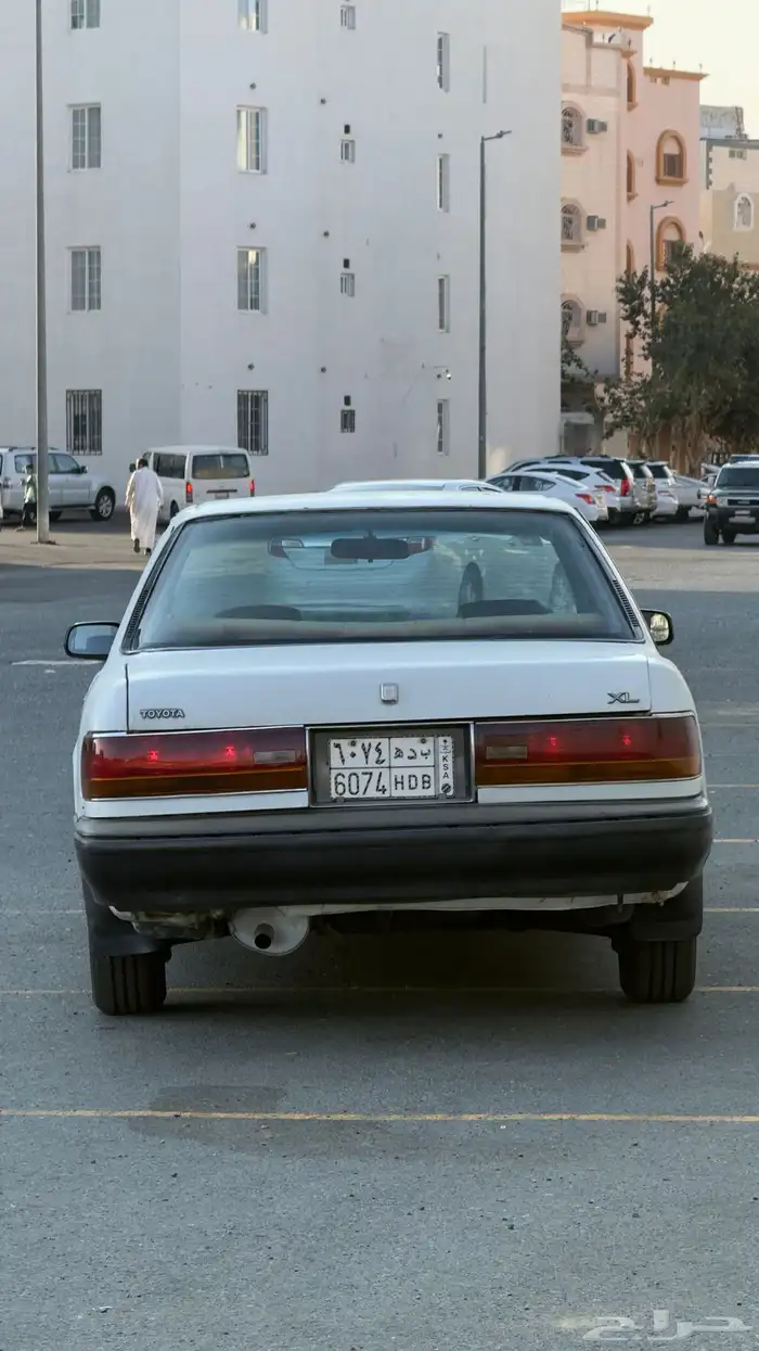 كرسيدا 1990 نظيفه بحالة ممتازة 10