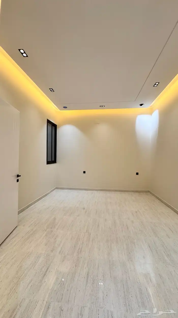 للبيع شقق ارضي و ارواف علوي مع ملحق على طريق ابها الخميس 7