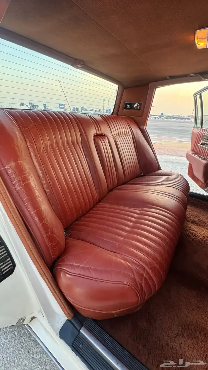 كاديلاك سيفيل 1977 عداد قليل 26