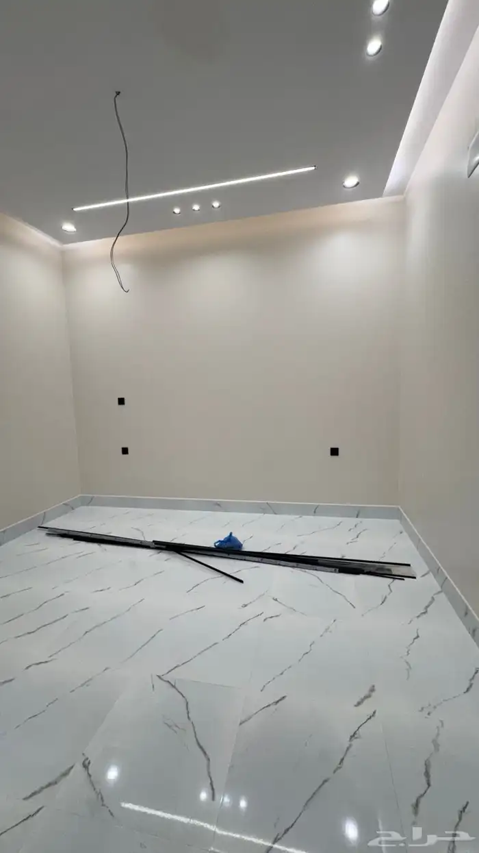 للبيع شقه ارضيه 6 غرف vip مع حوش من 550 الف بالمحاله ابها 18