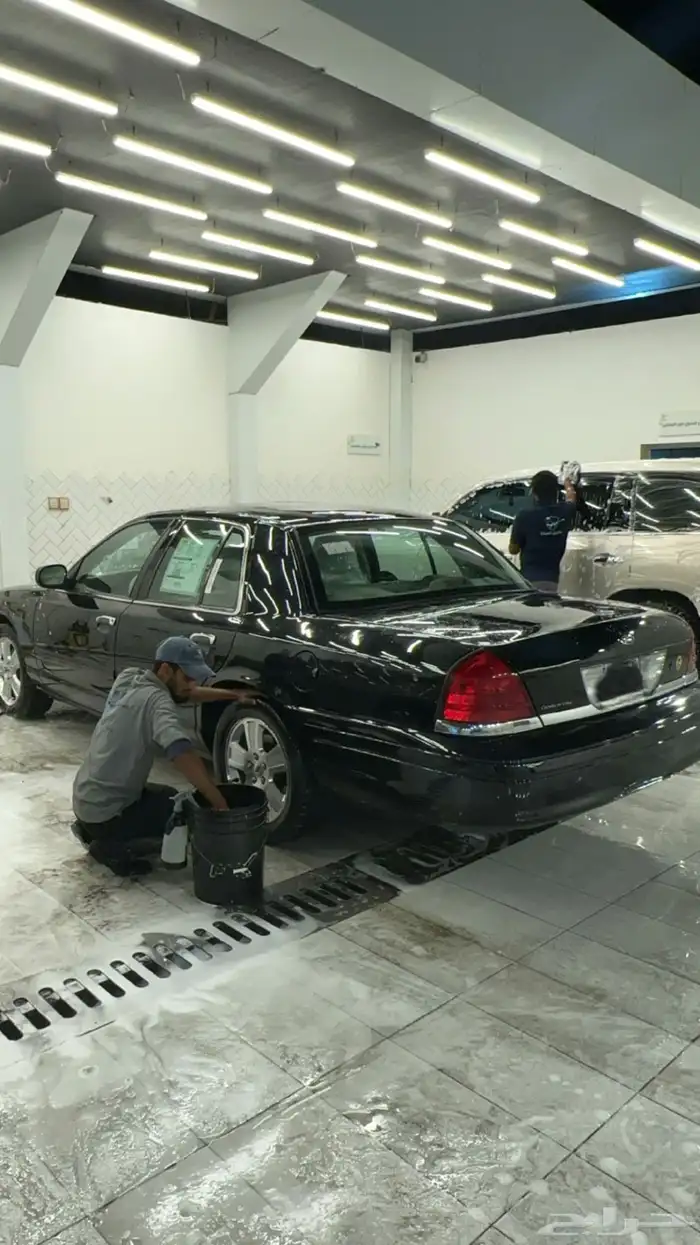 فورد فكتوريا 2010اسود 1