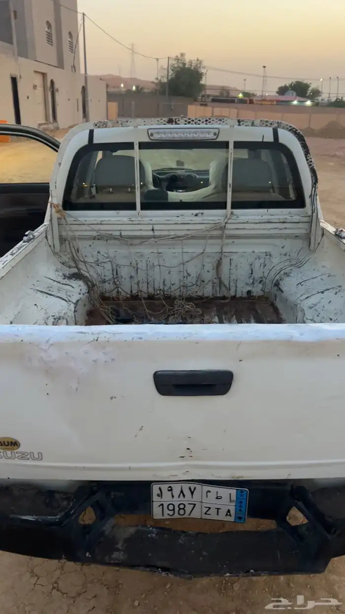 ايسوزو 2010 بنزين البيع تشليح او نقل فوري الموتر مطوف 9