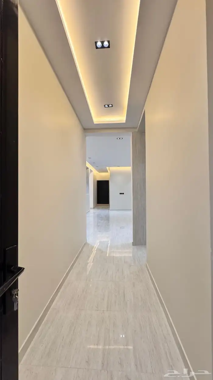 للبيع شقق ارضي و ارواف علوي مع ملحق على طريق ابها الخميس 39