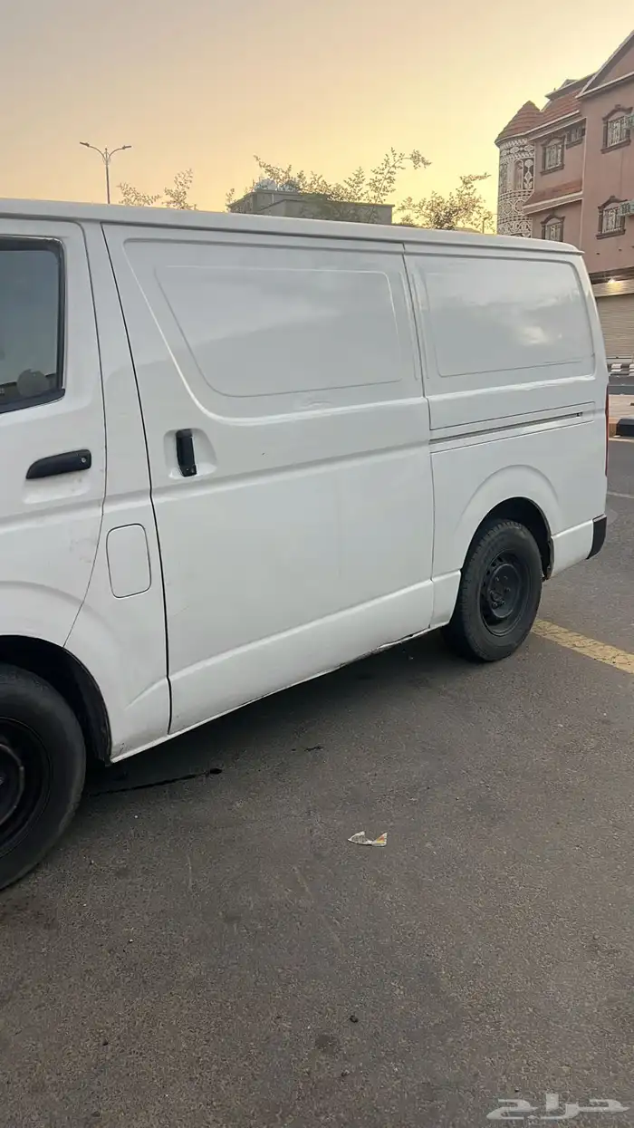 باص تايوتا موديل 2015 للبيع مركب فيه مكيف داخلي مفحوص 2