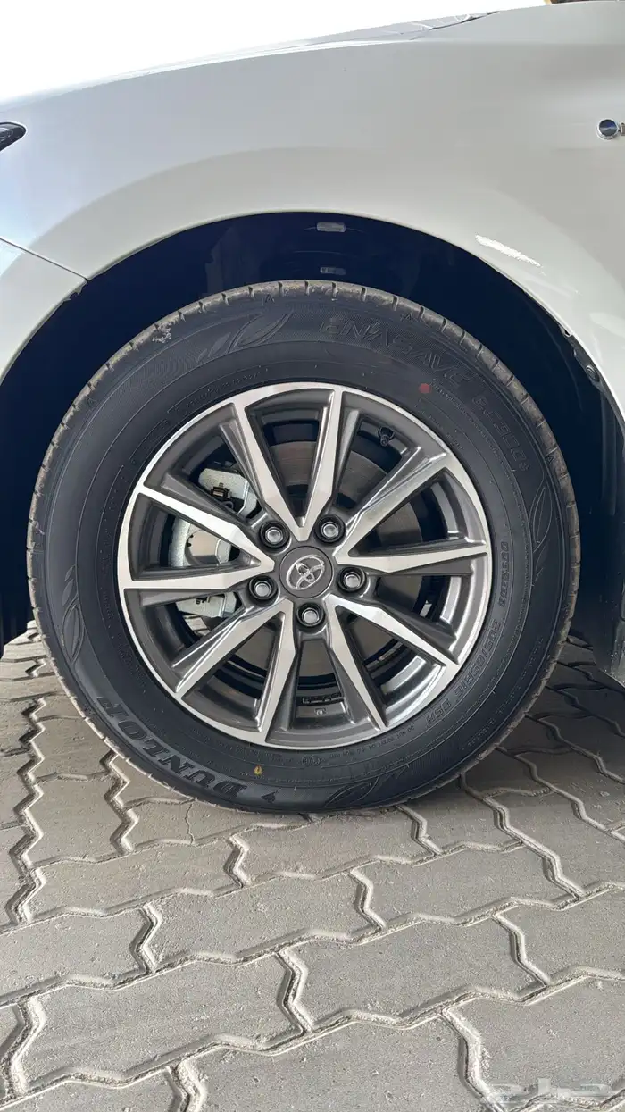 تويوتا كامري فئة E ستاندر هايبرد 2025 4