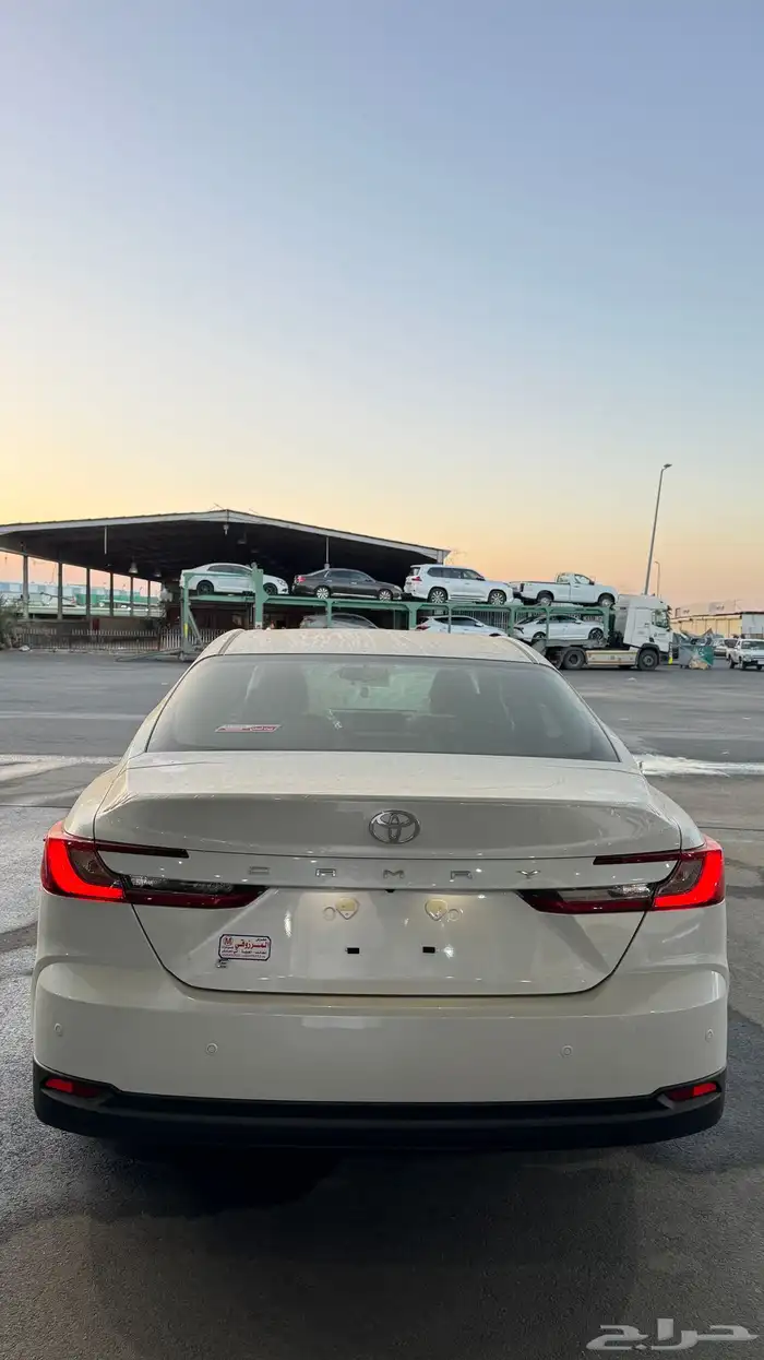 تويوتا كامري 2025 بنزين E جنوط بصمة سعودي جميع الالوان 3