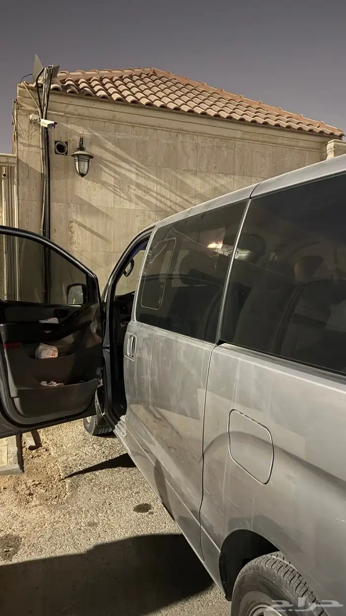 للبيع فان stareX هونداي H1 مستخدم 9