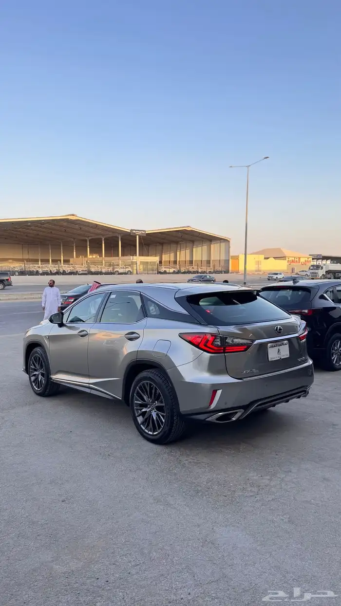 للبيع لكزس RX350 - 2016 اف سبورت فل كامل بحالة الوكاله 4