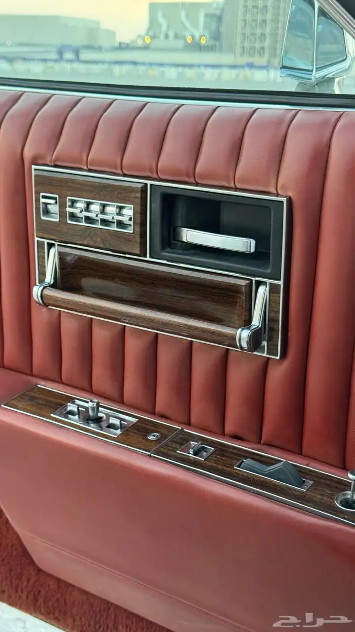 كاديلاك سيفيل 1977 عداد قليل 33