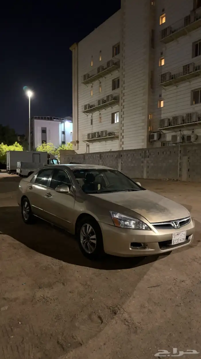 هوندا اكورد 2006 للبيع 4 سلندر نظيفه 5