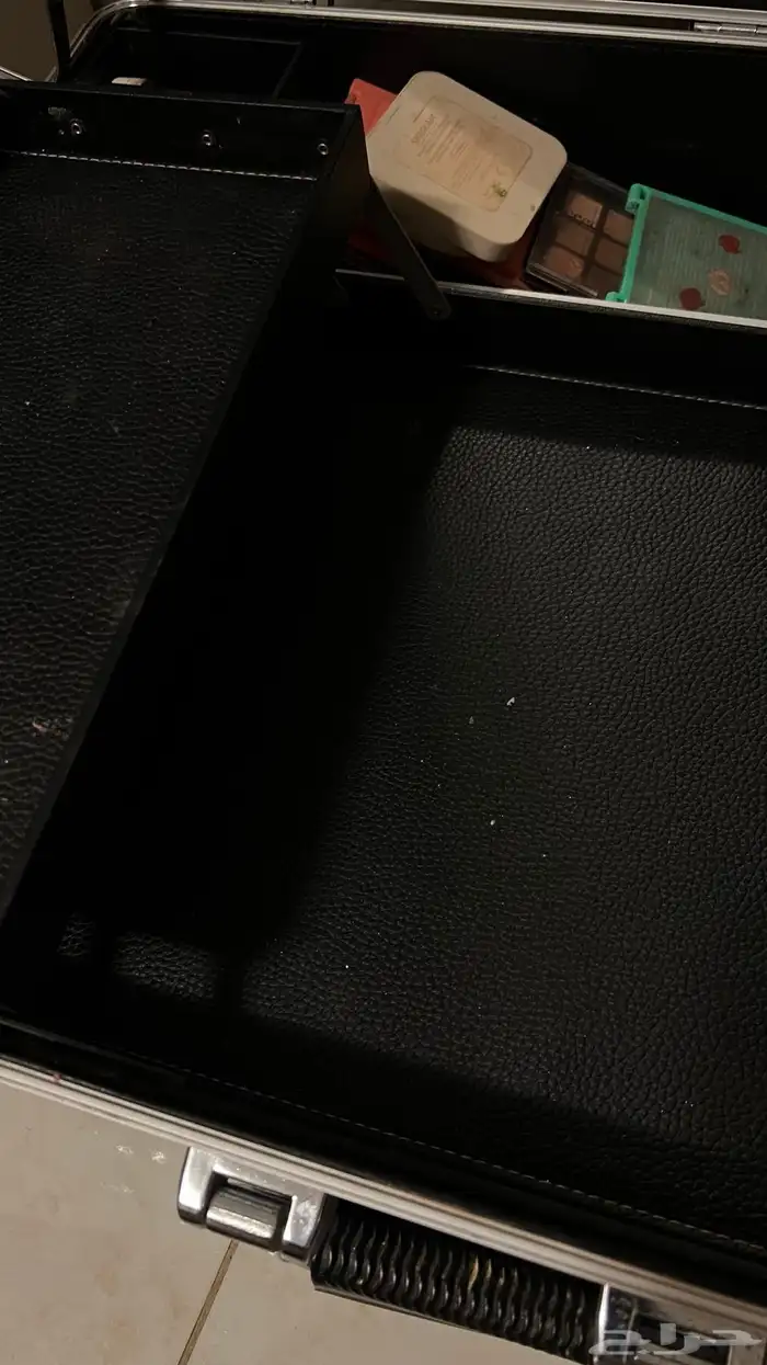 شنطه للمكيب ارتست وتنفع تسويحه متنقله 12