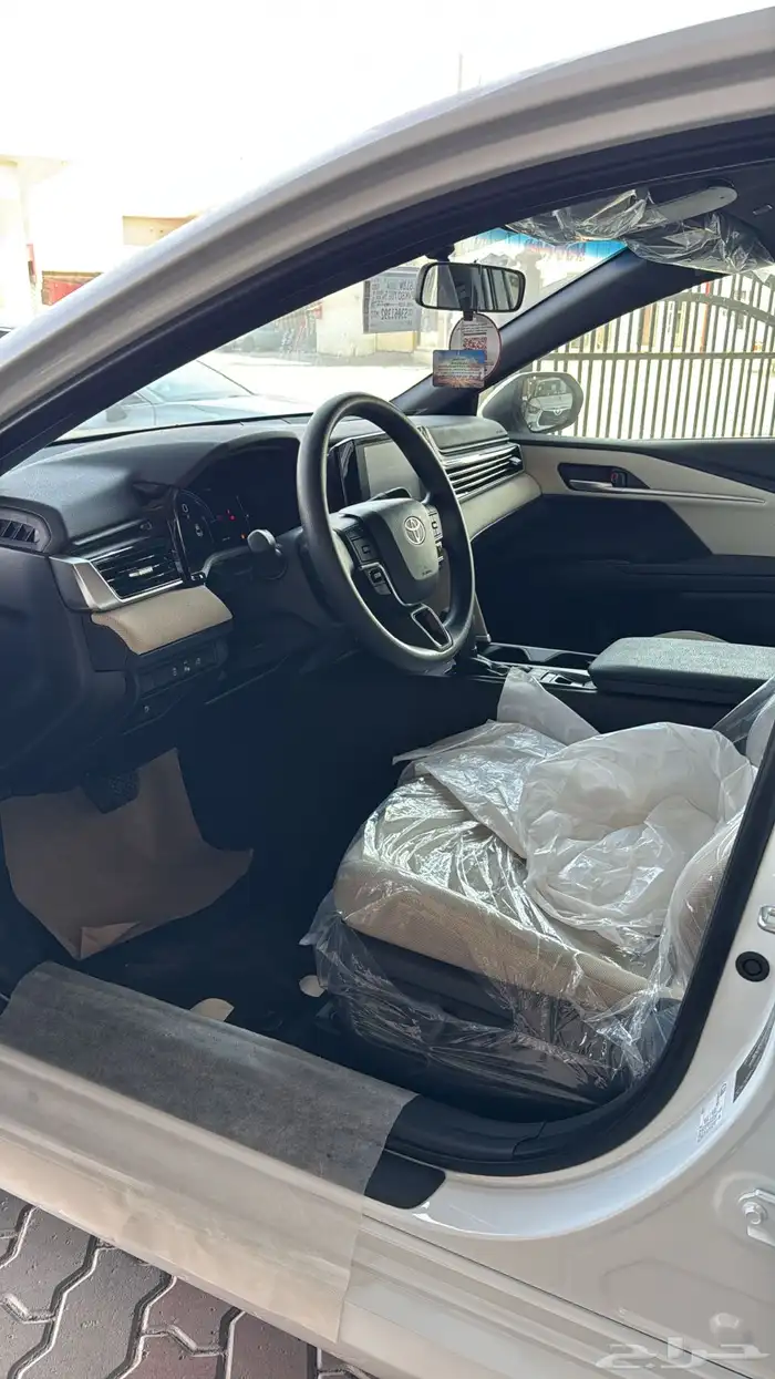 تويوتا كامري فئة E ستاندر هايبرد 2025 7