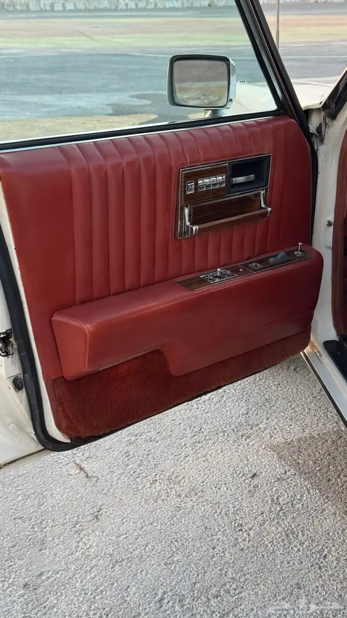 كاديلاك سيفيل 1977 عداد قليل 13