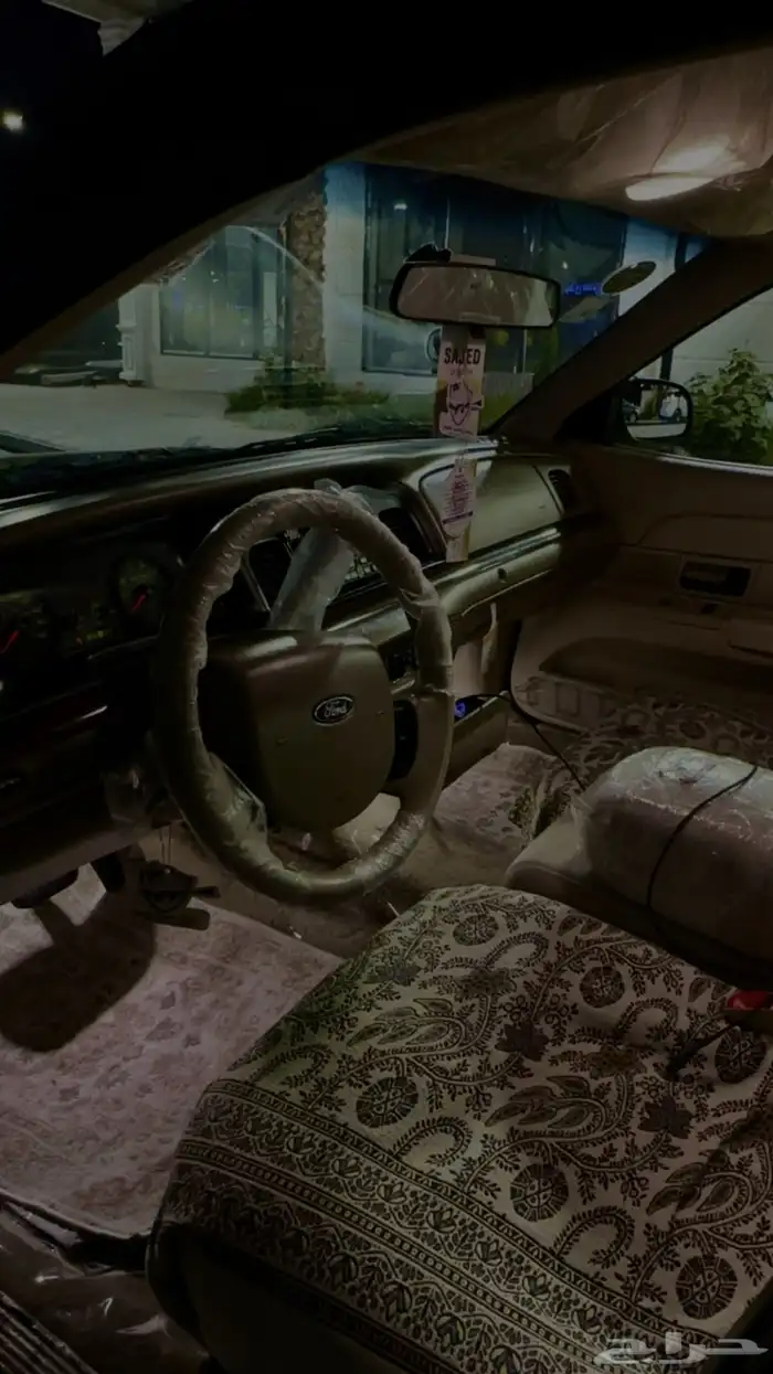 فورد فكتوريا 2010اسود 2