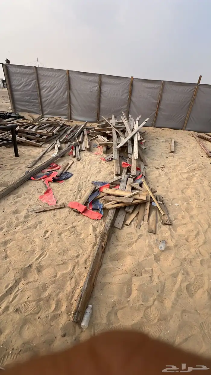 خيام و أغراض مخيم 7