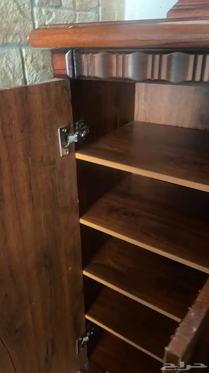 دولاب فكتوري مع مرايه بحالة جيدة السعر 250 قابل للتفاوض 6