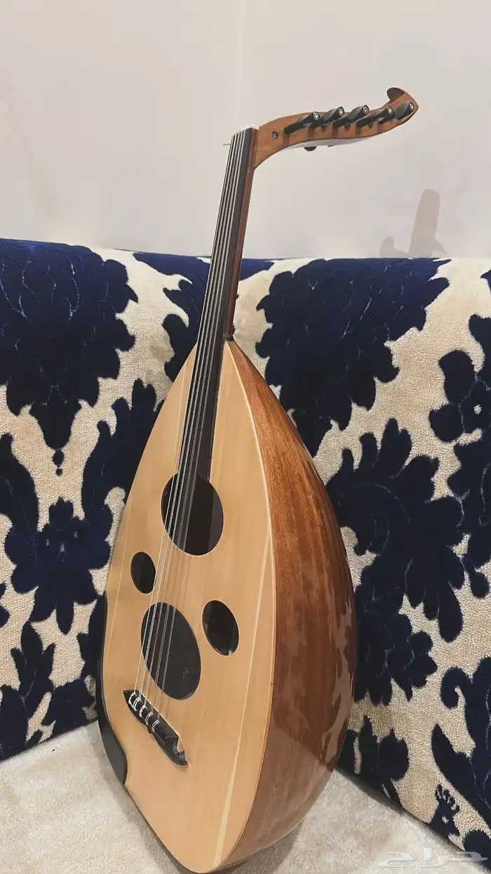 اله عود موسيقي 5