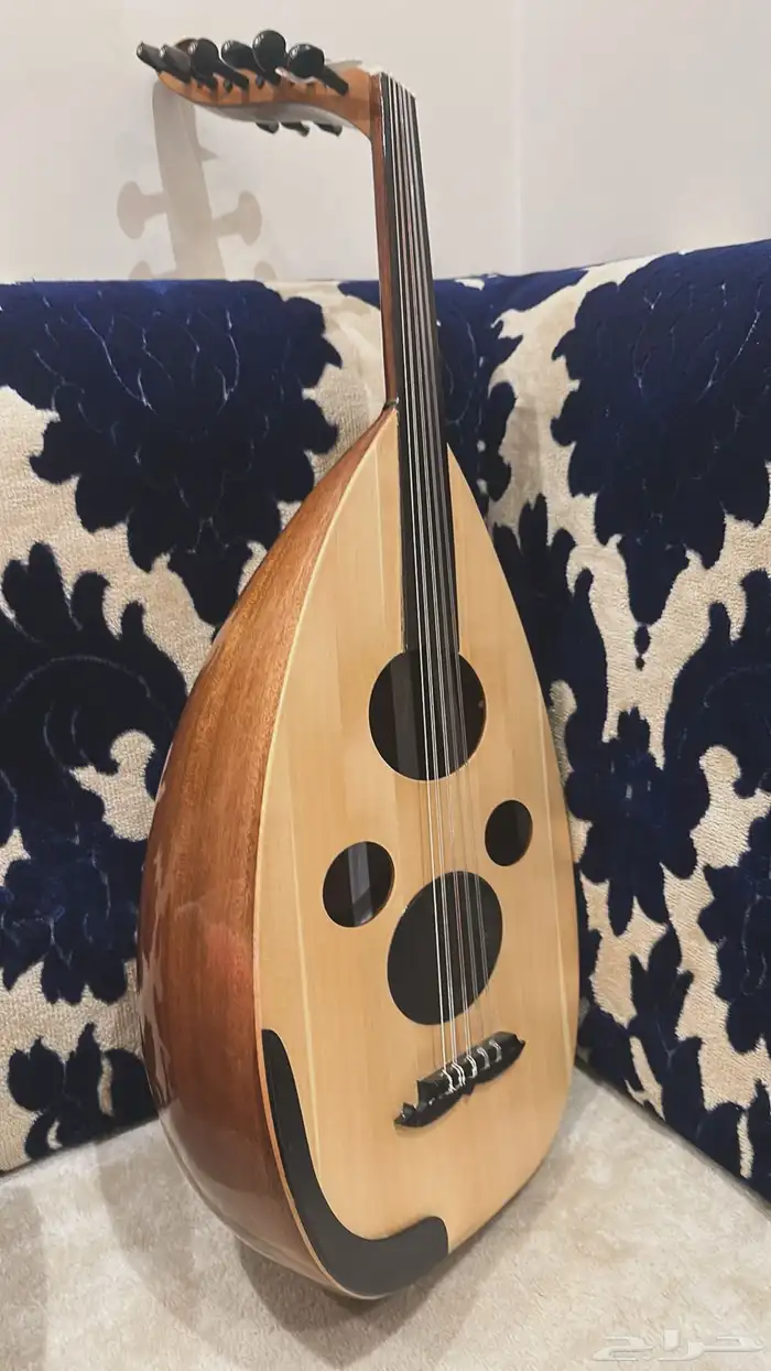 اله عود موسيقي 4