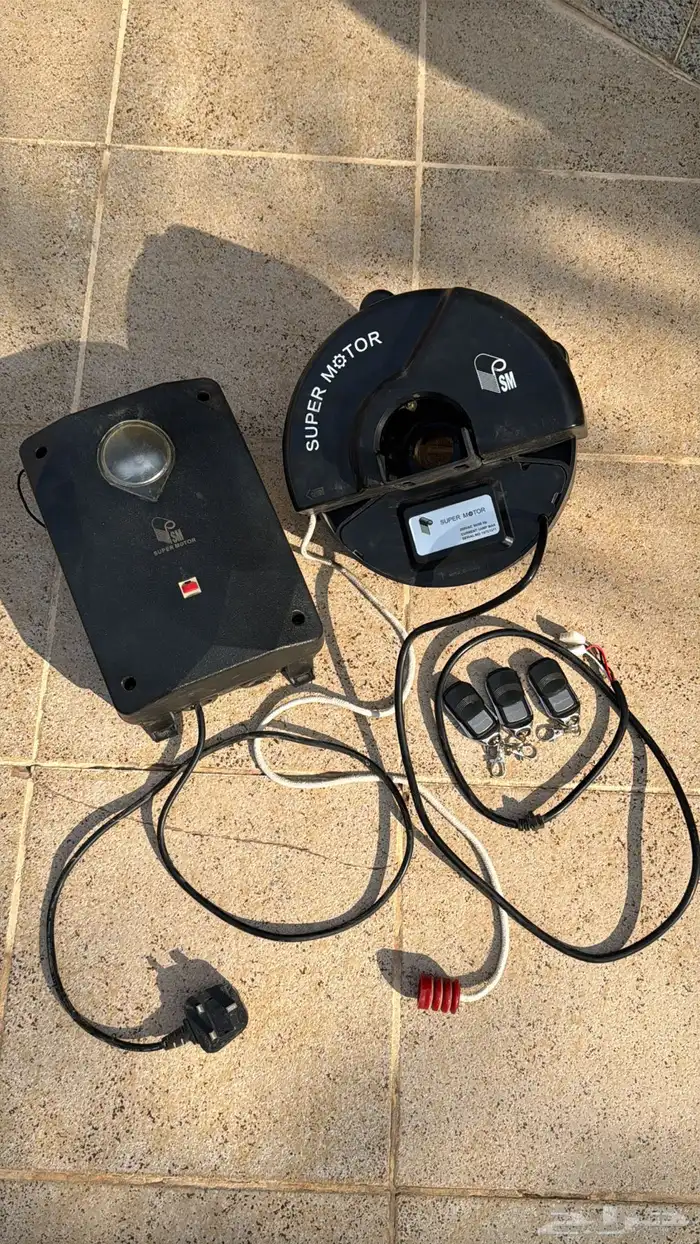 محرك بوابة نوع سوبر موتور   ثلاث قطع ريموت للبيع 0