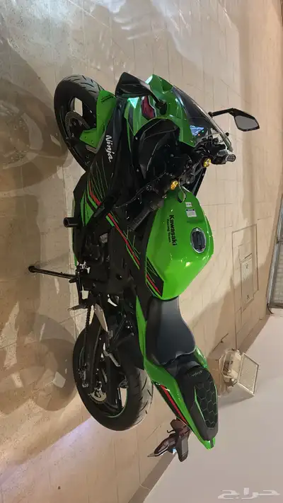 دباب ريس شبه جديد Kawasaki Ninja ZX4RR index