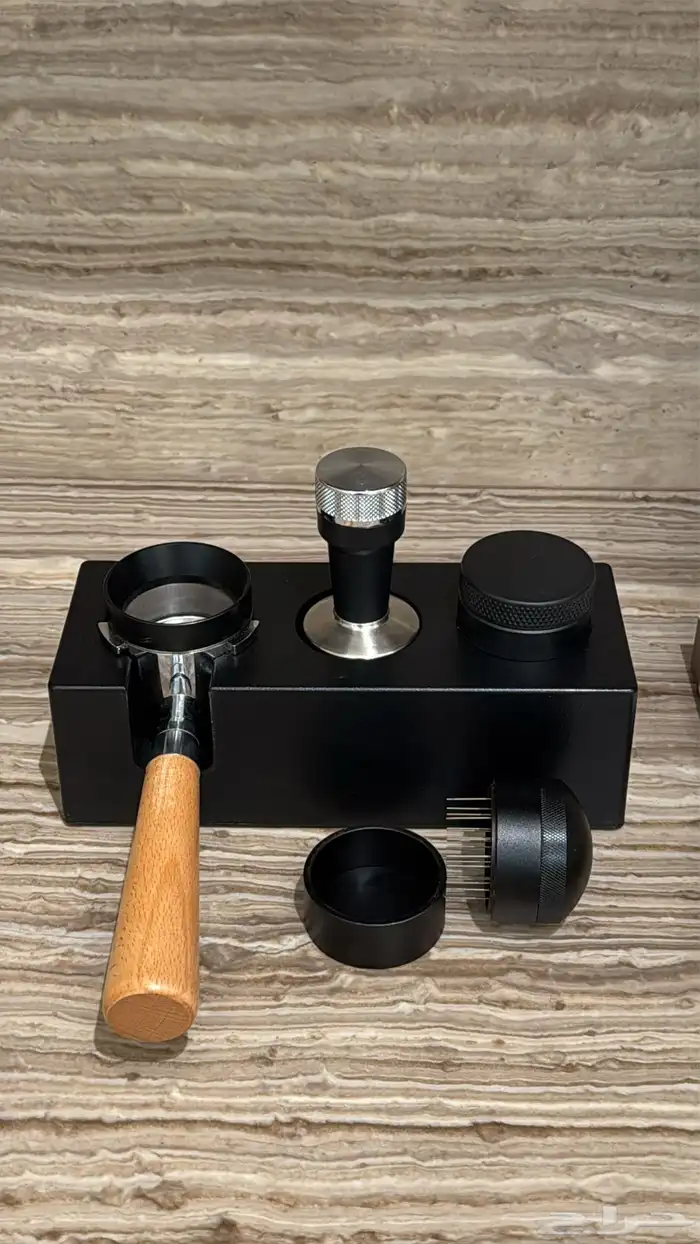 مكينه قهوه ماركه ديلونجي مع الملحقات 2