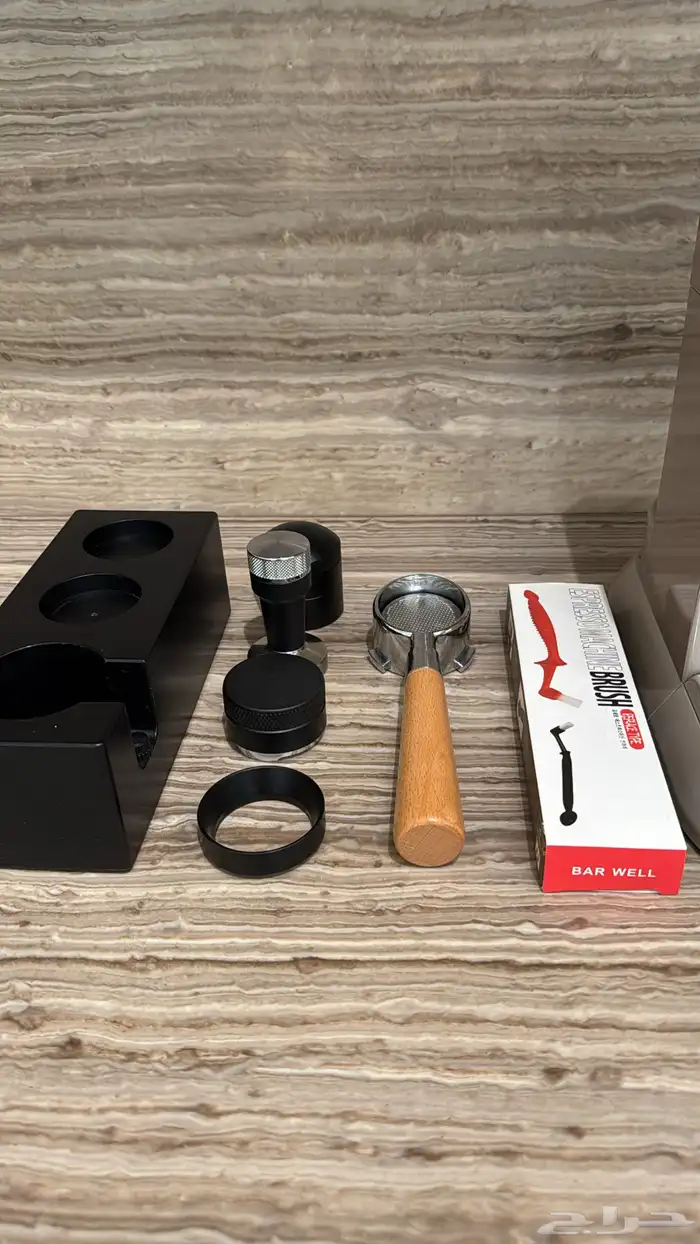 مكينه قهوه ماركه ديلونجي مع الملحقات 1