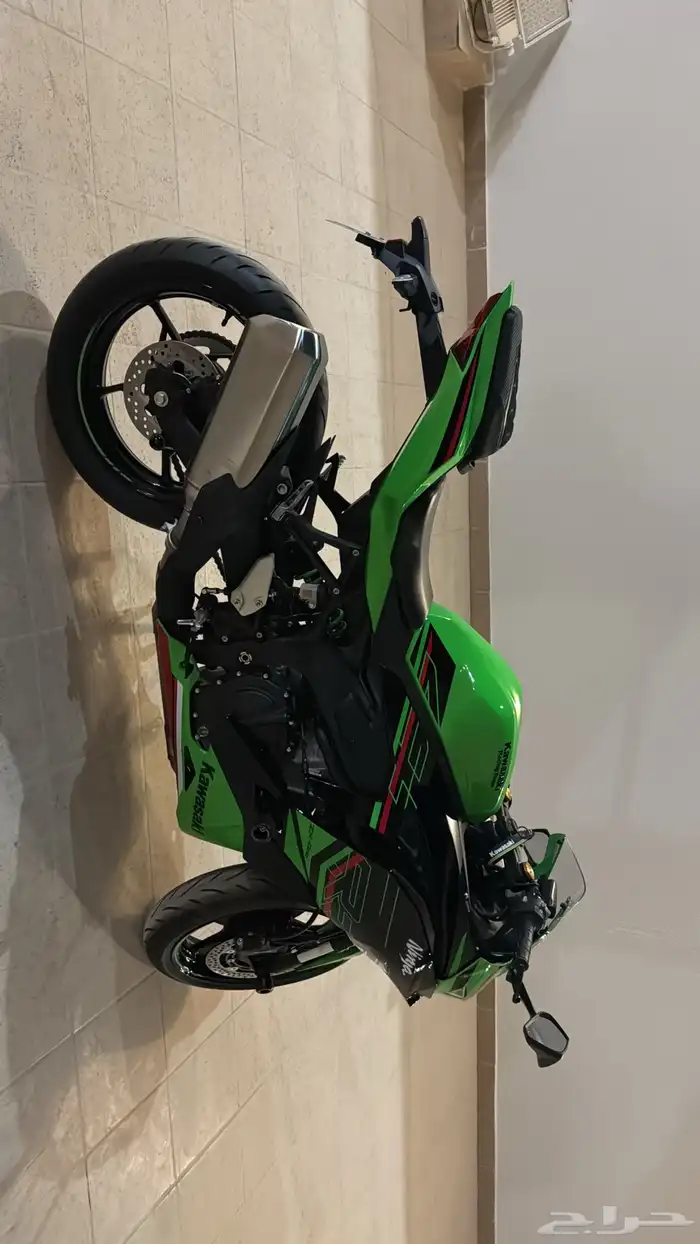 دباب ريس شبه جديد Kawasaki Ninja ZX4RR 0